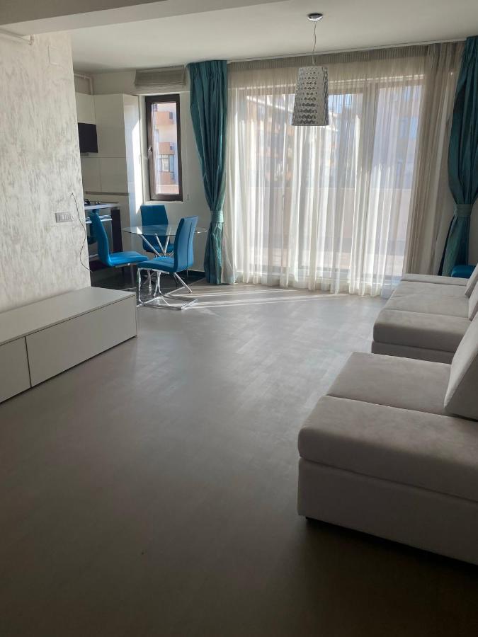 Naty'S Apartament Lägenhet Bukarest Exteriör bild
