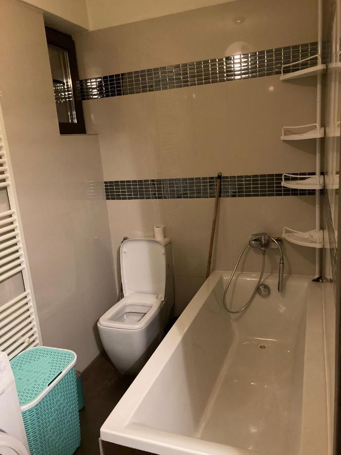 Naty'S Apartament Lägenhet Bukarest Exteriör bild
